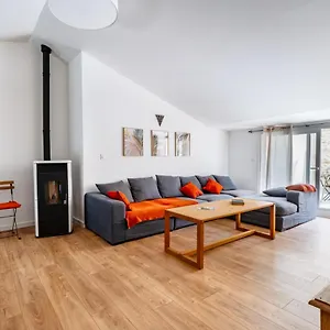 https://spacieux-et-confortable-le-loft-romain.fr-provencehotel.com