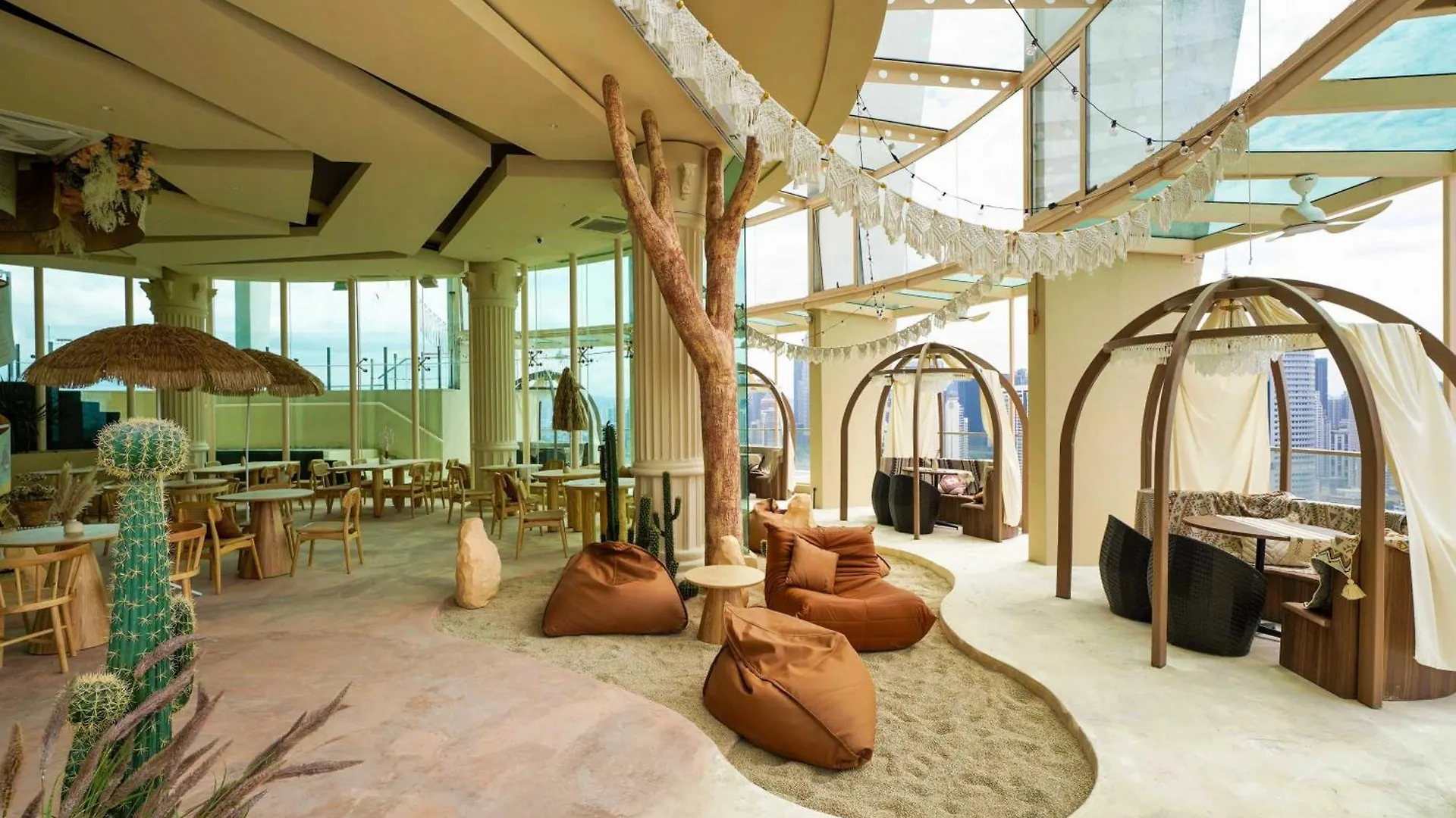 Regalia Suites Infinity Pool Kuala Lumpur Ma­lay­sia